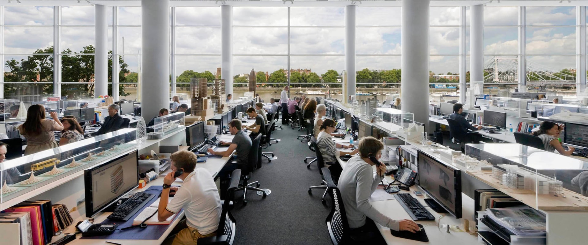 The Ultimate Guide to Streamlining Office Management with Software